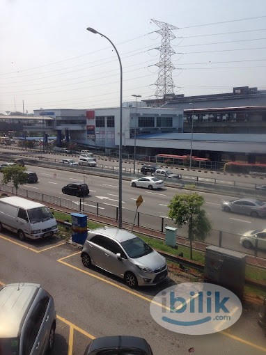 🚶 ♂️ 🚶‍♀️ *Just 3 min walk to* 🚉 **LRT Kelana Jaya!** 💰 **0 Deposit Allowed!** 🤑 📲DM now to secure your spot! 🏡✨ - Image 3