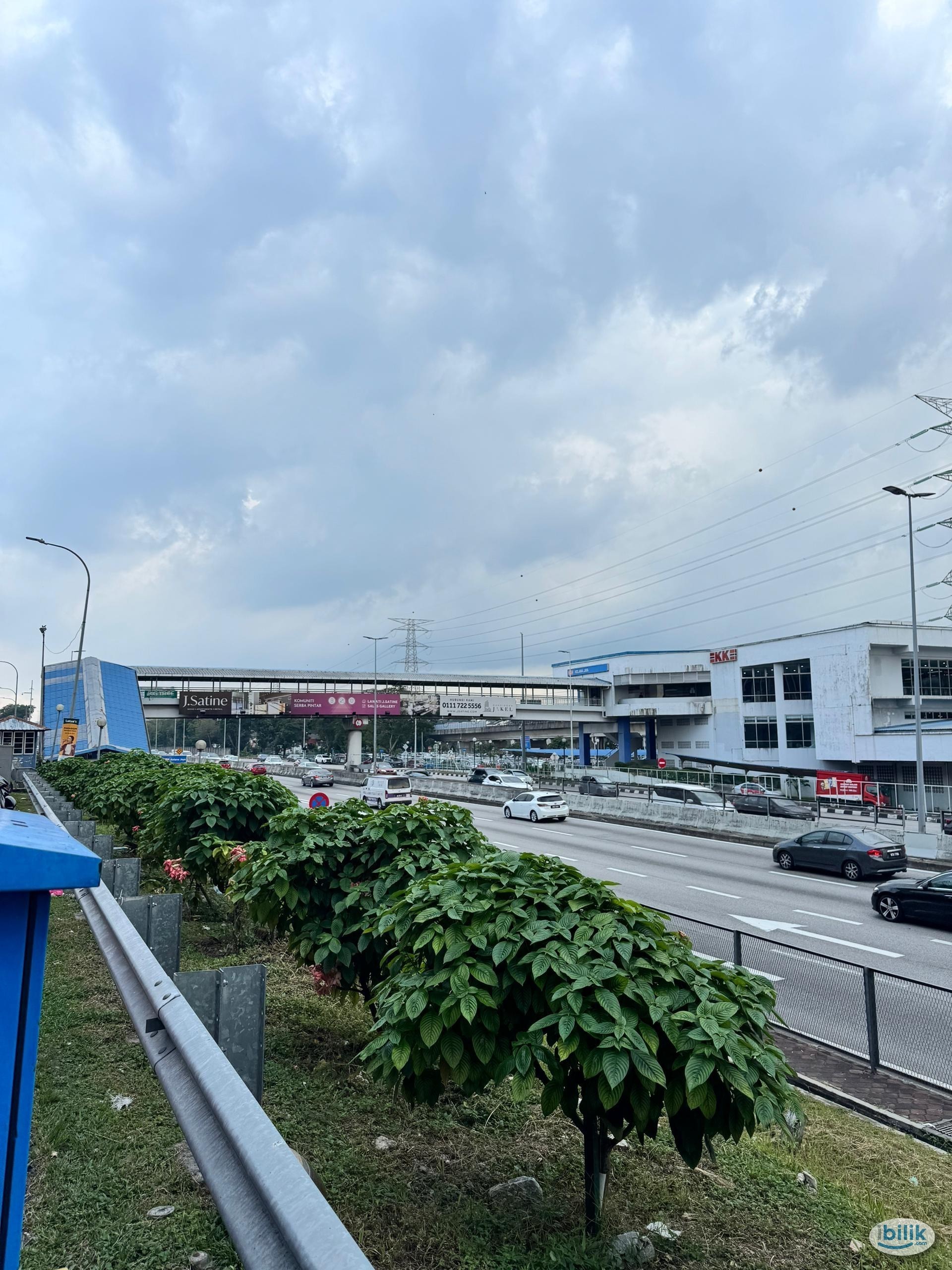 🚶 ♂️ 🚶‍♀️ *Just 3 min walk to* 🚉 **LRT Kelana Jaya!** 💰 **0 Deposit Allowed!** 🤑 📲DM now to secure your spot! 🏡✨ - Image 5