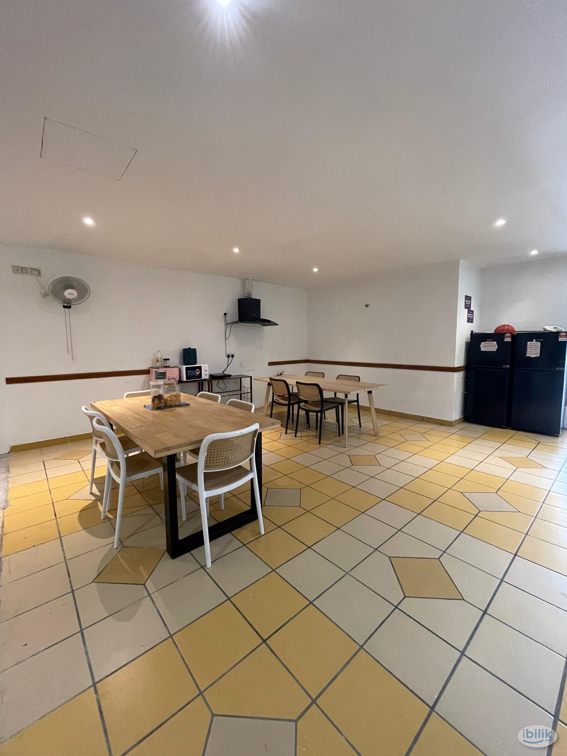 Middle Room at Kampung Melayu Subang, Subang - Image 3