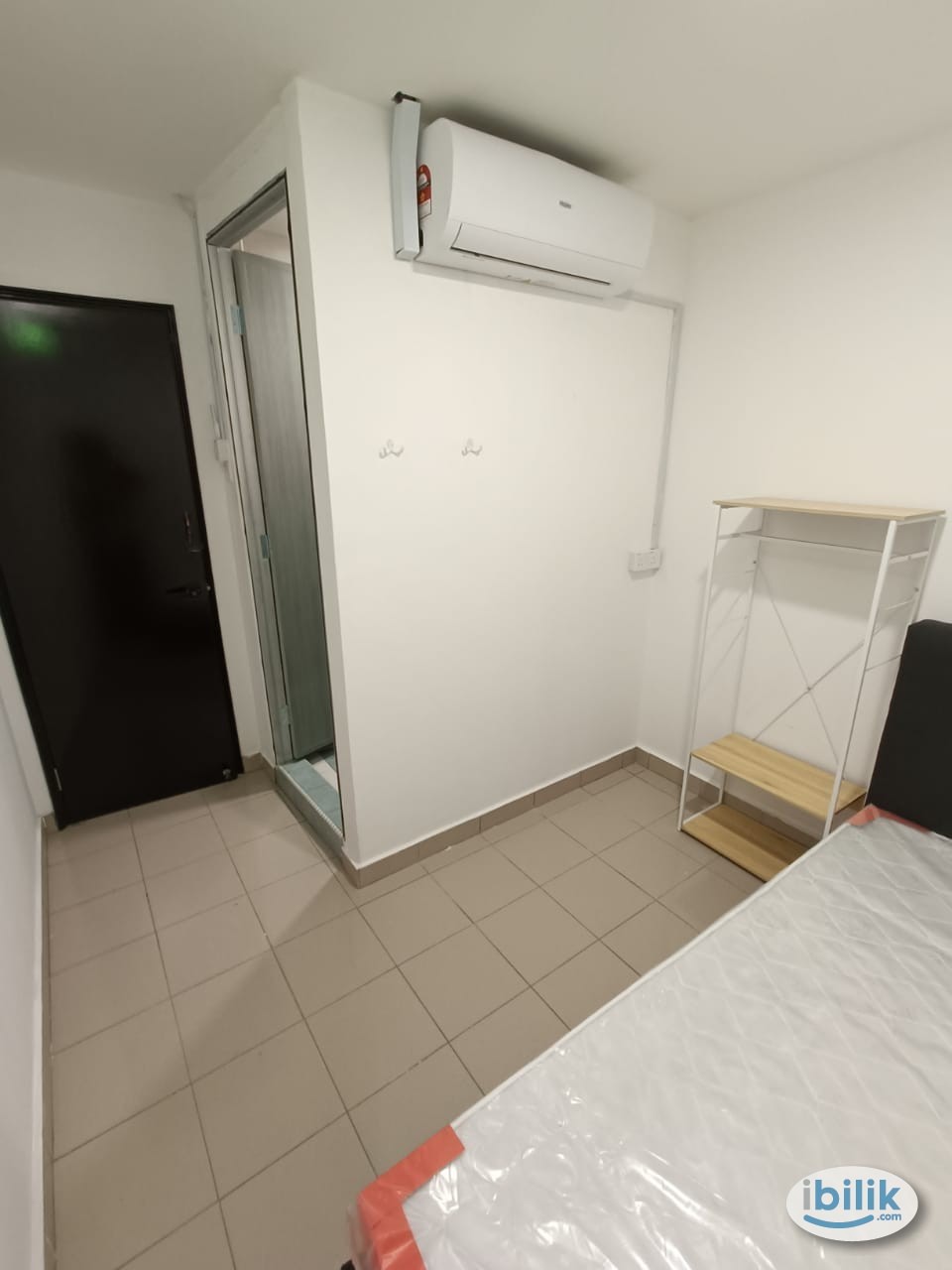 Middle Room at Kampung Melayu Subang, Subang - Image 2