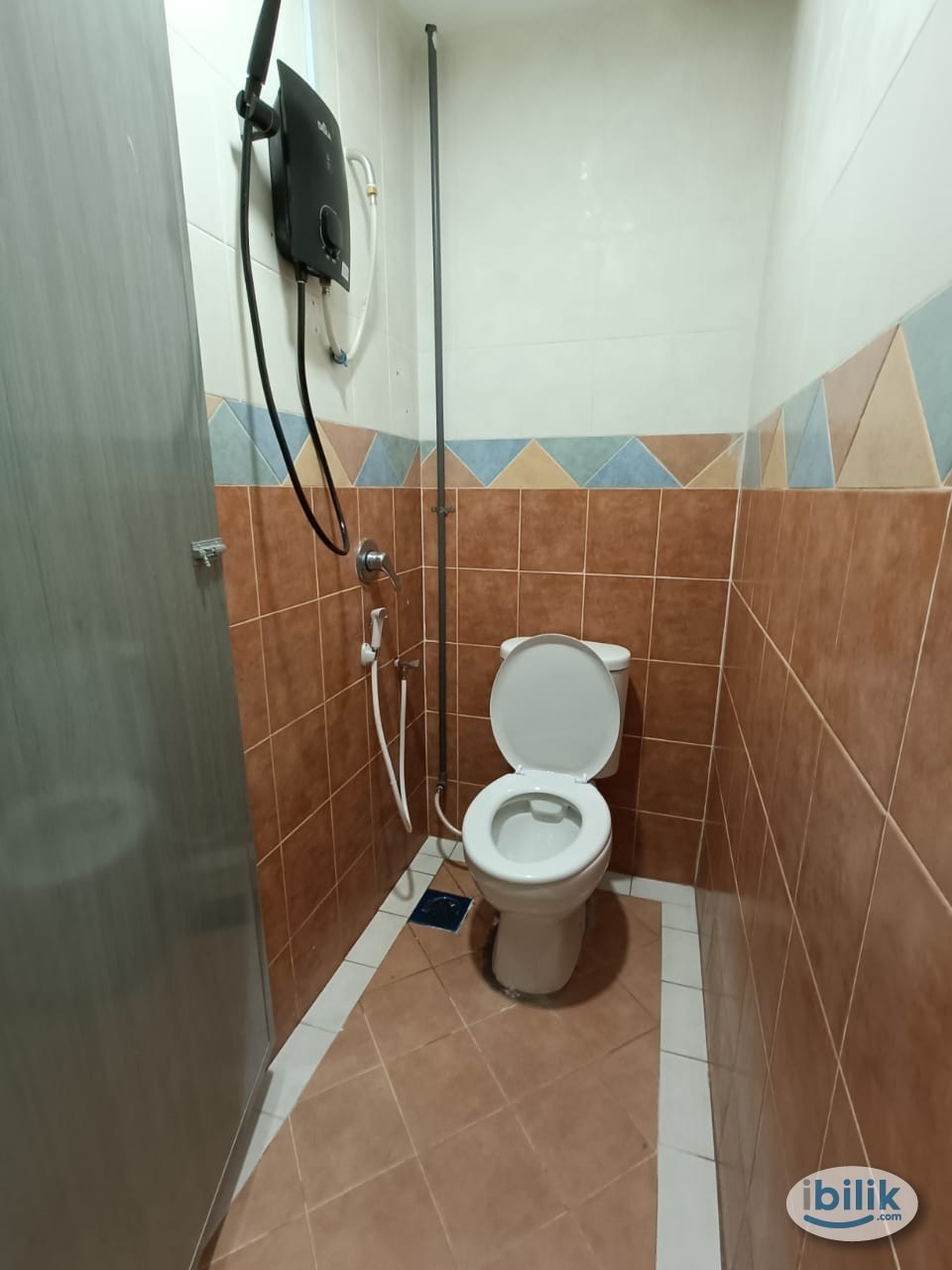 Middle Room at Kampung Melayu Subang, Subang - Image 4