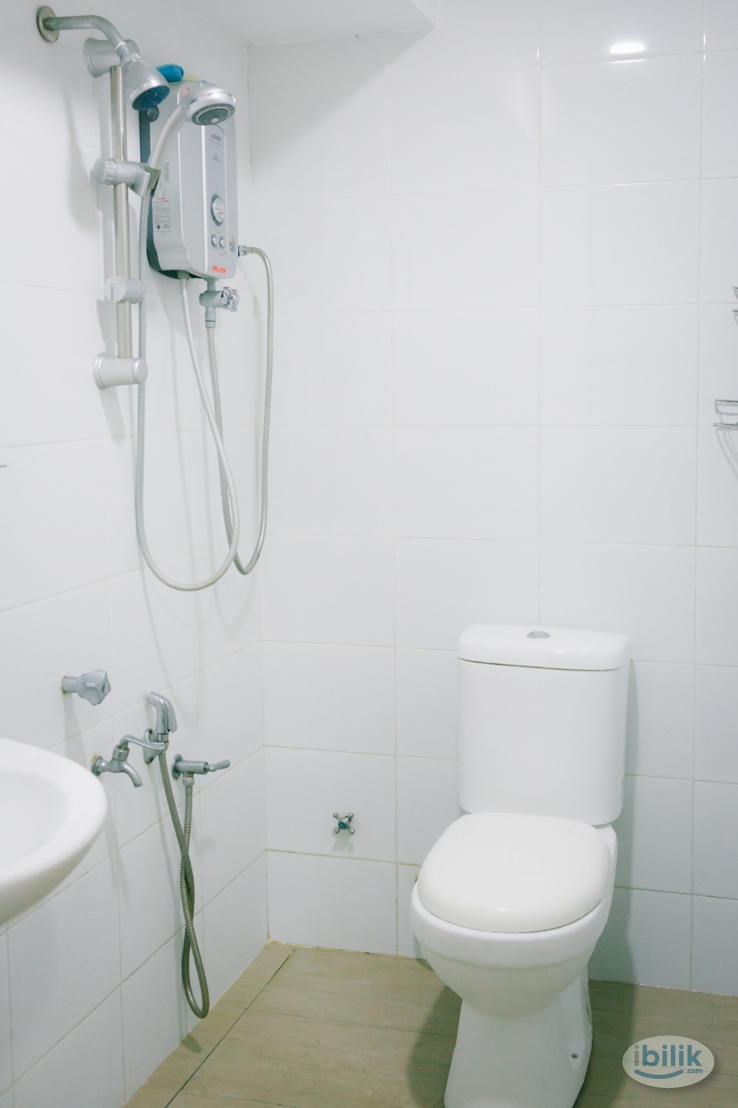 Single Room at Bandar Sunway, Petaling Jaya - Image 2