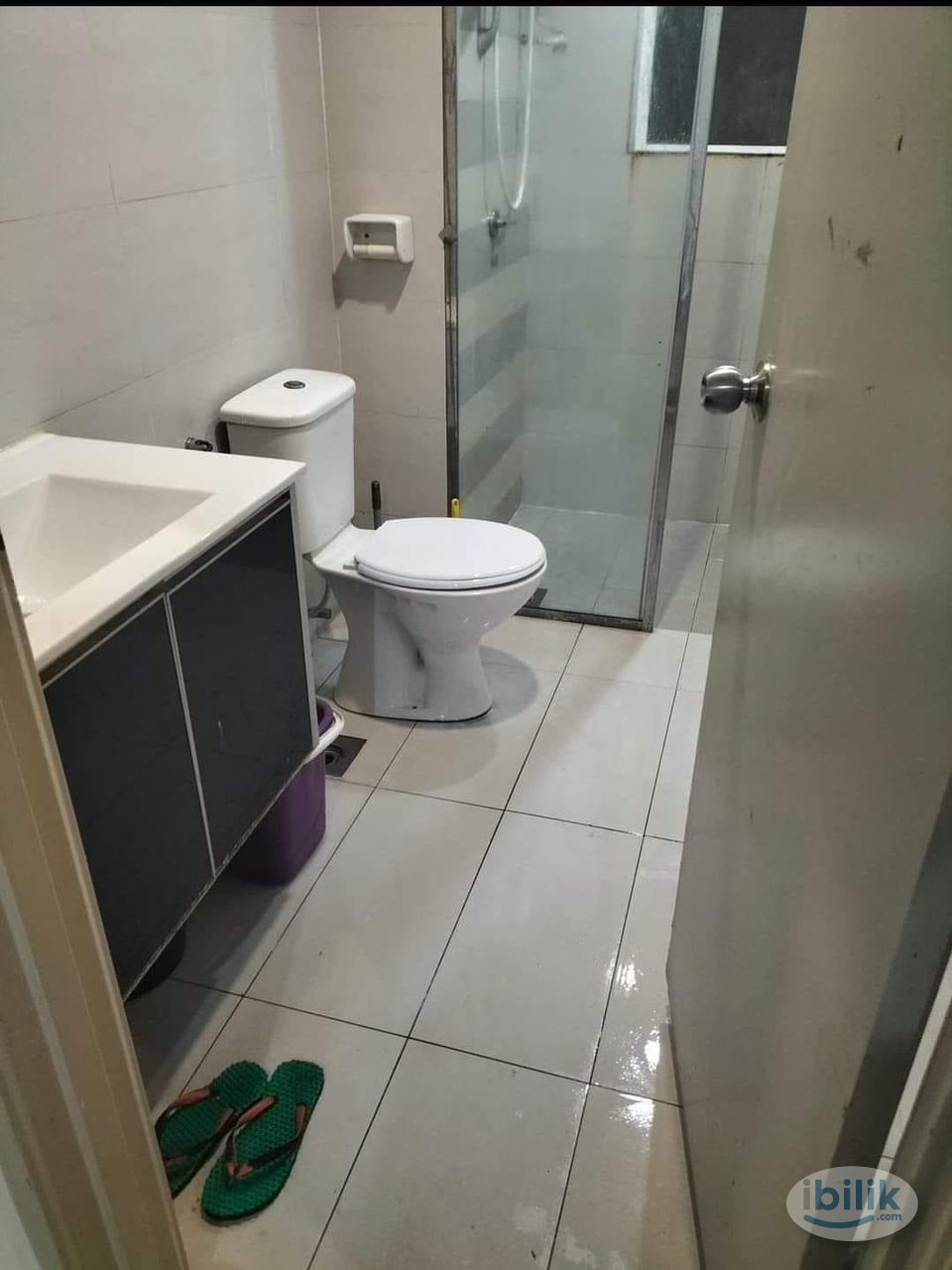 Air cond Single big Room at Menara U2, Shah Alam,3 min WALKING DISTANCE TO MSU & AEON SHAH ALAM . - Image 1