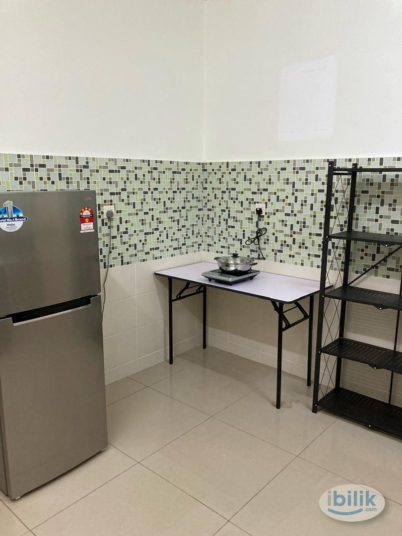 Middle Room at Kuchai Lama, Kuala Lumpur - Image 2