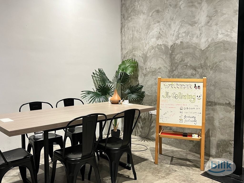 ‼️ FEMALE Unit ‼️Room for Rent near LRT USJ 21 Subang Jaya - Image 3