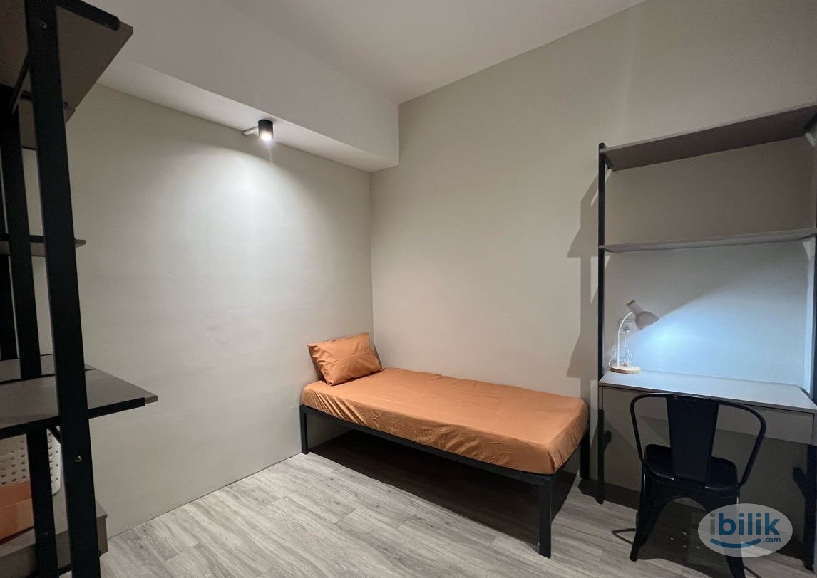 ‼️ FEMALE Unit ‼️Room for Rent near LRT USJ 21 Subang Jaya - Image 1