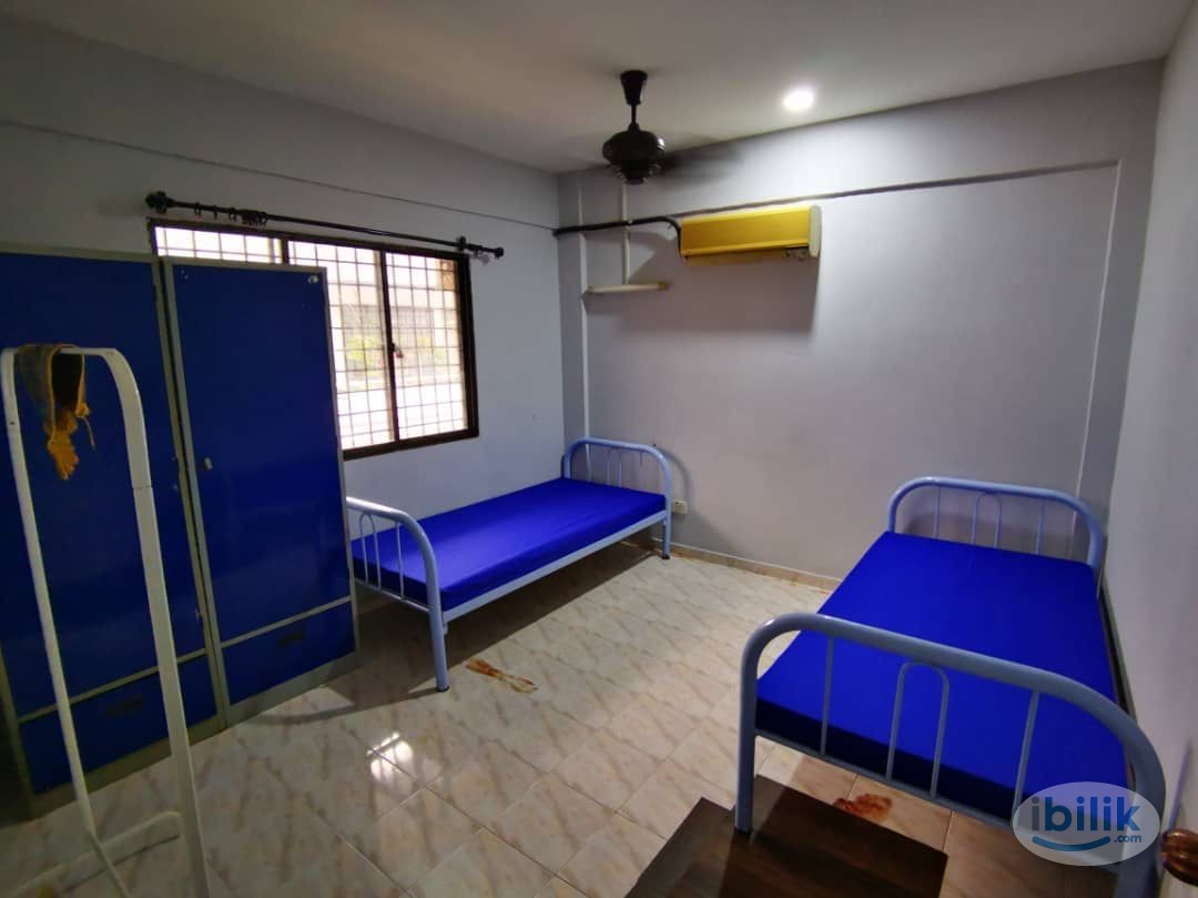 Sharing Master Bedroom - Image 1