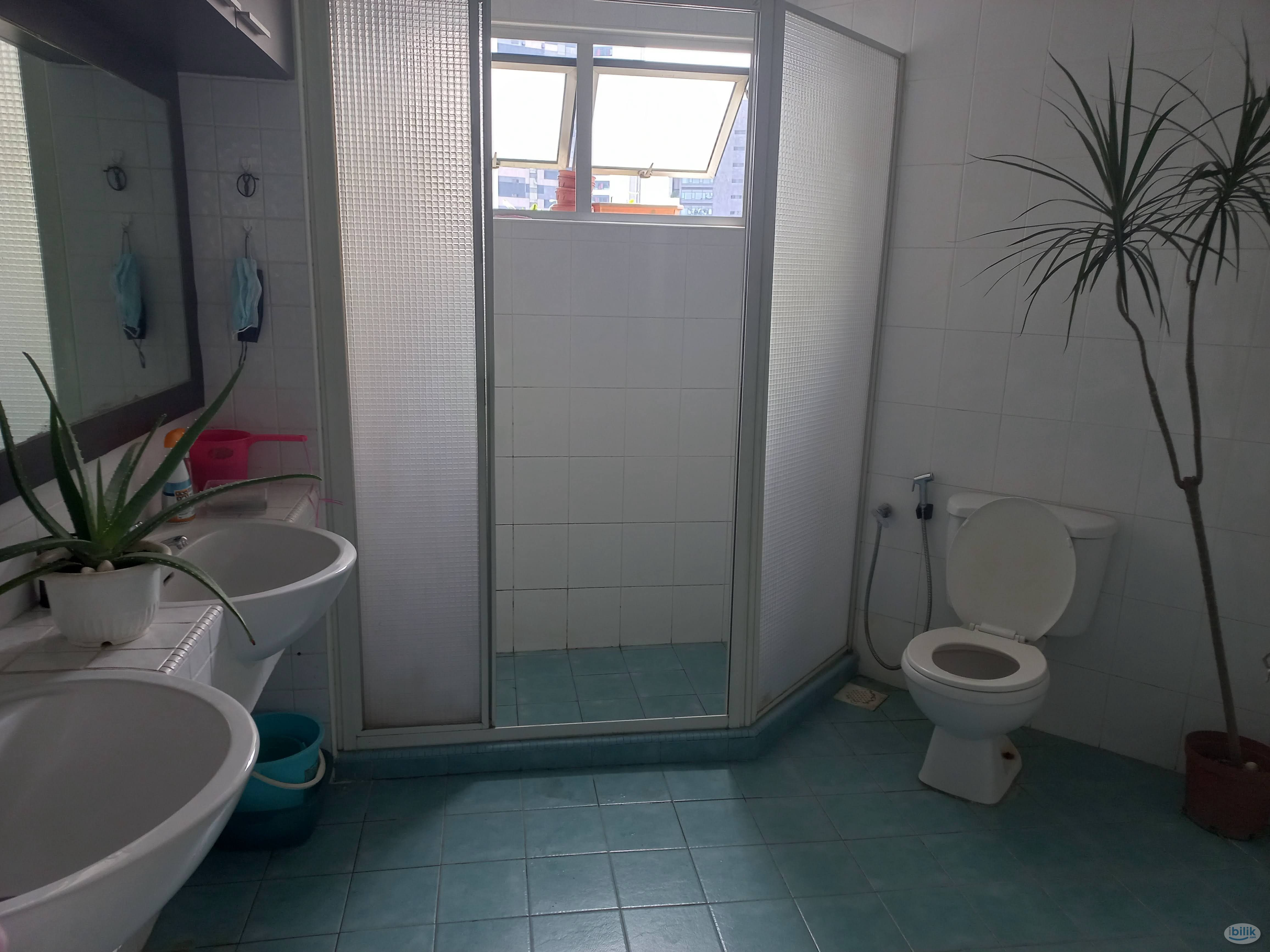 *NO PARTITION* Master Room at Metropolitan Square, Damansara Perdana - Image 2