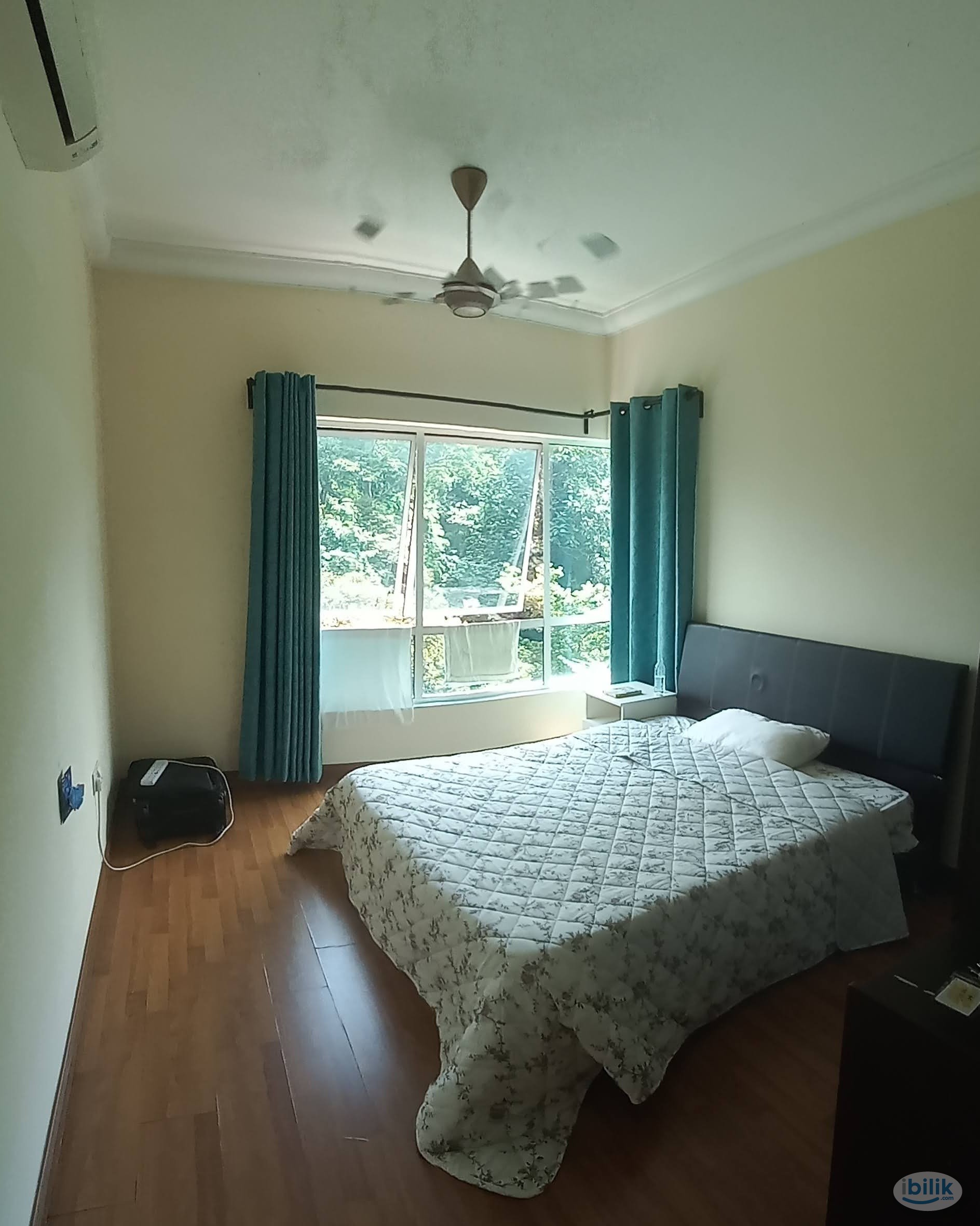 *NO PARTITION* Master Room at Metropolitan Square, Damansara Perdana - Image 1