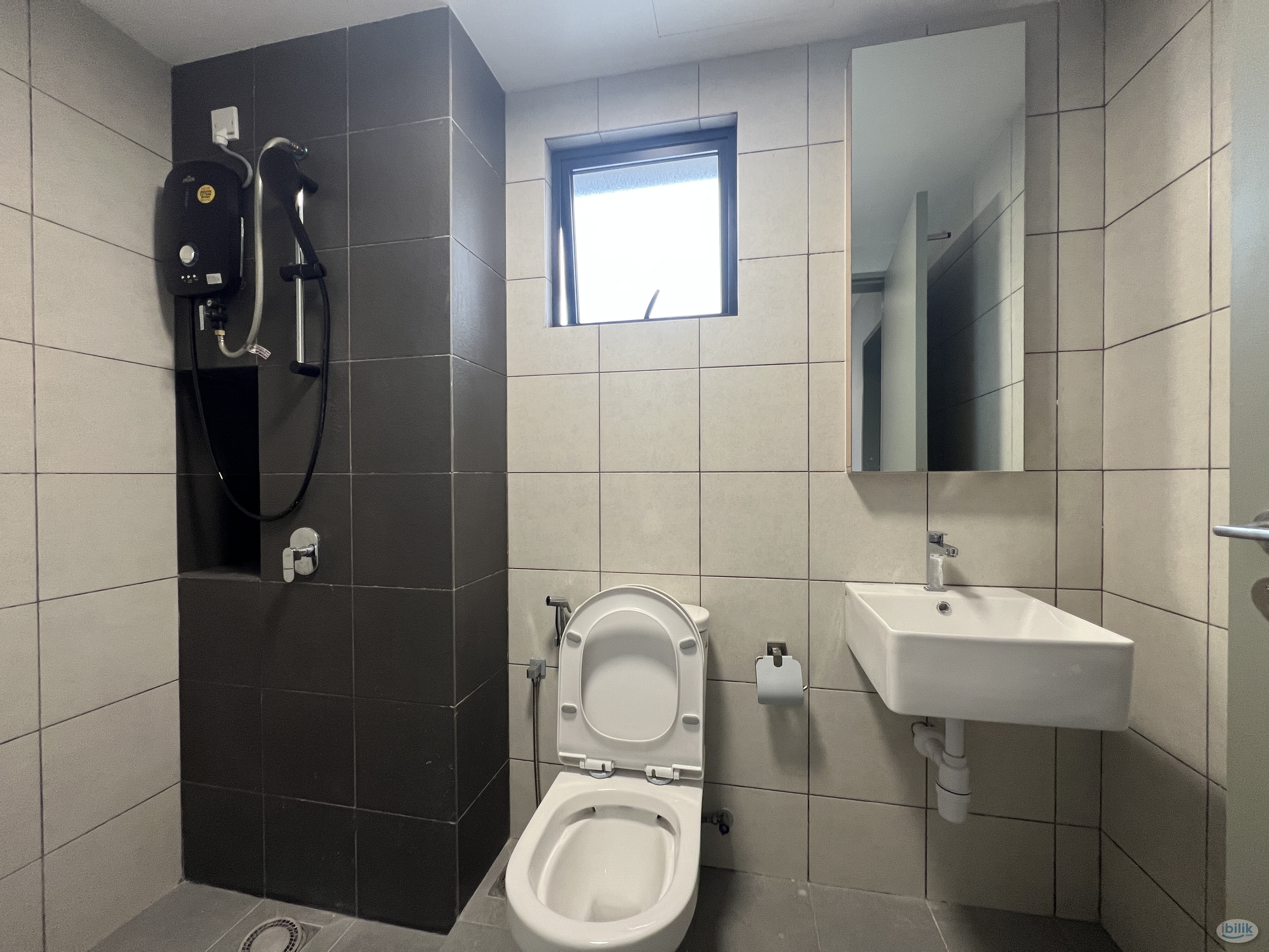 No Partition, Free Utilities, Female unit - Image 3