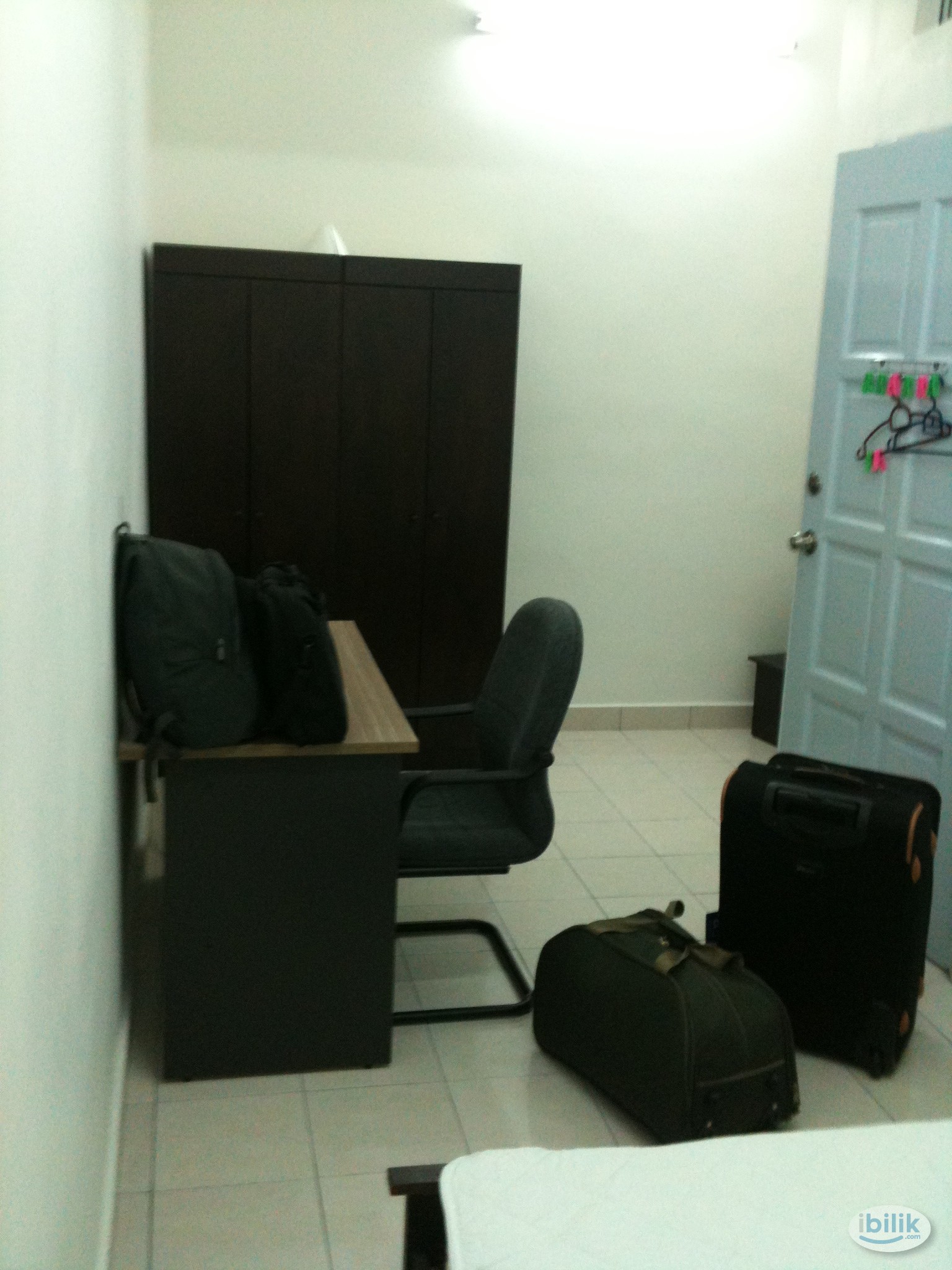 Middle Room at Bandar Sunway, Petaling Jaya - Image 2