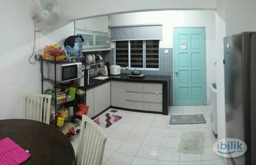 Middle Room at Bandar Sunway, Petaling Jaya - Image 4