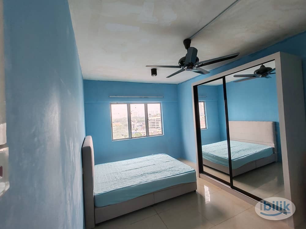 [Female only] Master Room at Putra Majestik, Sentul - Image 1