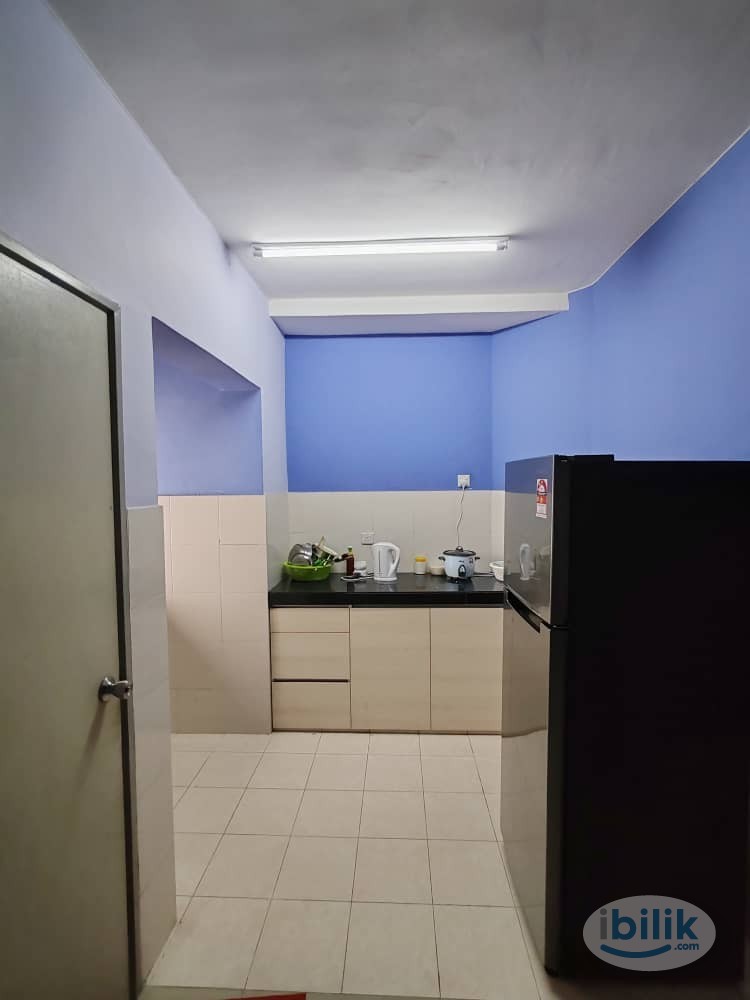 [Female only] Master Room at Putra Majestik, Sentul - Image 3