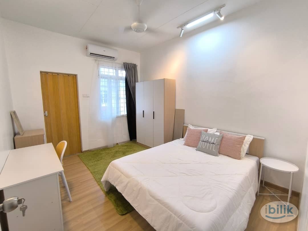 Middle Room at Sungai Petani, Kedah - Image 1