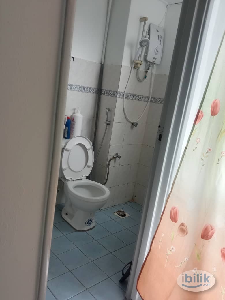 Middle Room at Sutramas, Bandar Puchong Jaya - Image 3