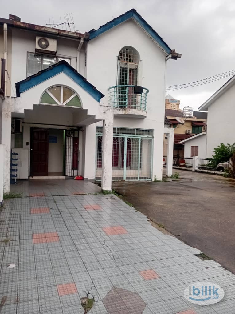 BANDAR SUNWAY , MIDDLE ROOM TO RENT, ZERO DEPOSIT - Image 1