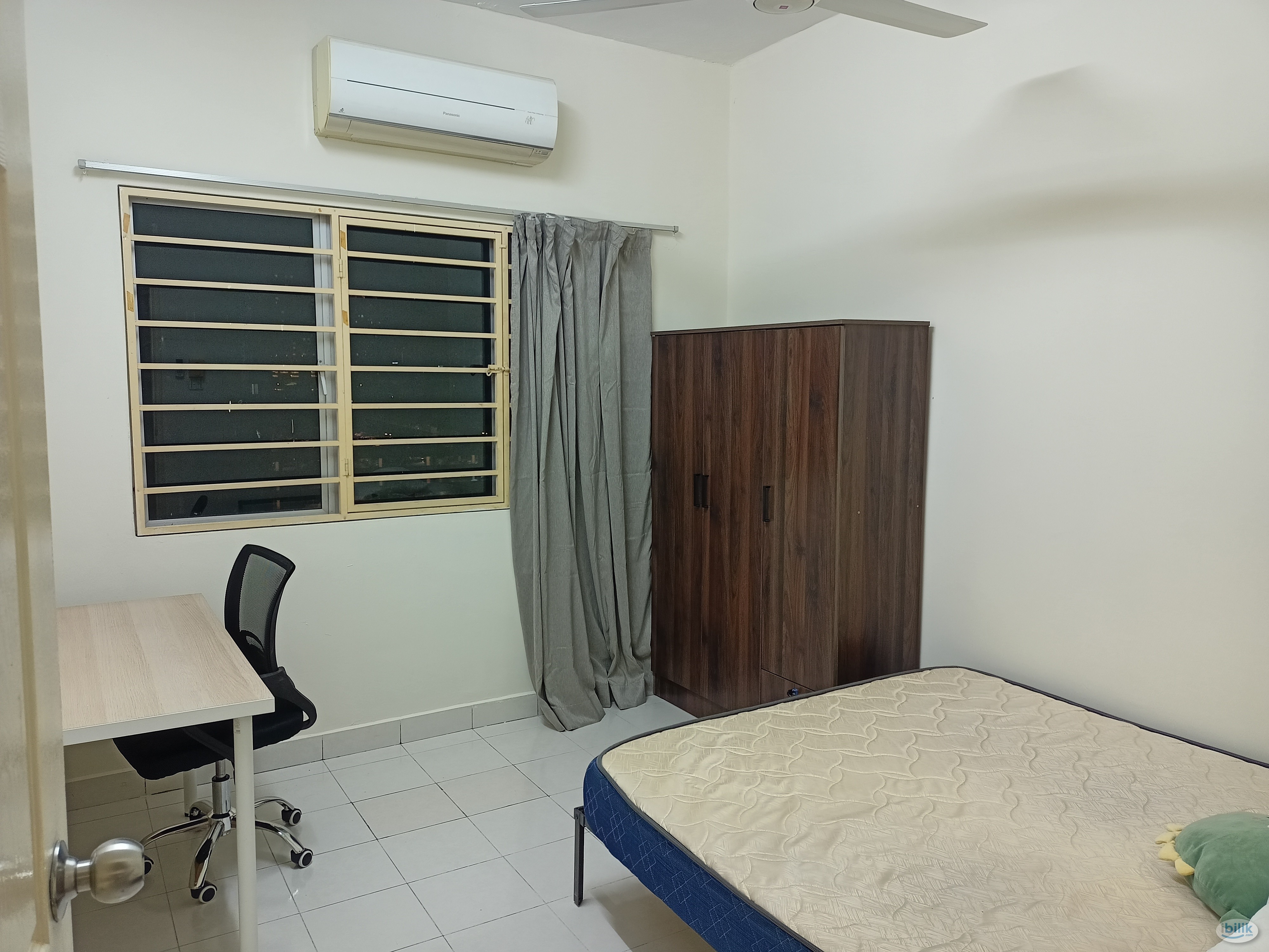 Small Room at SuriaMas, Bandar Sunway - Image 4