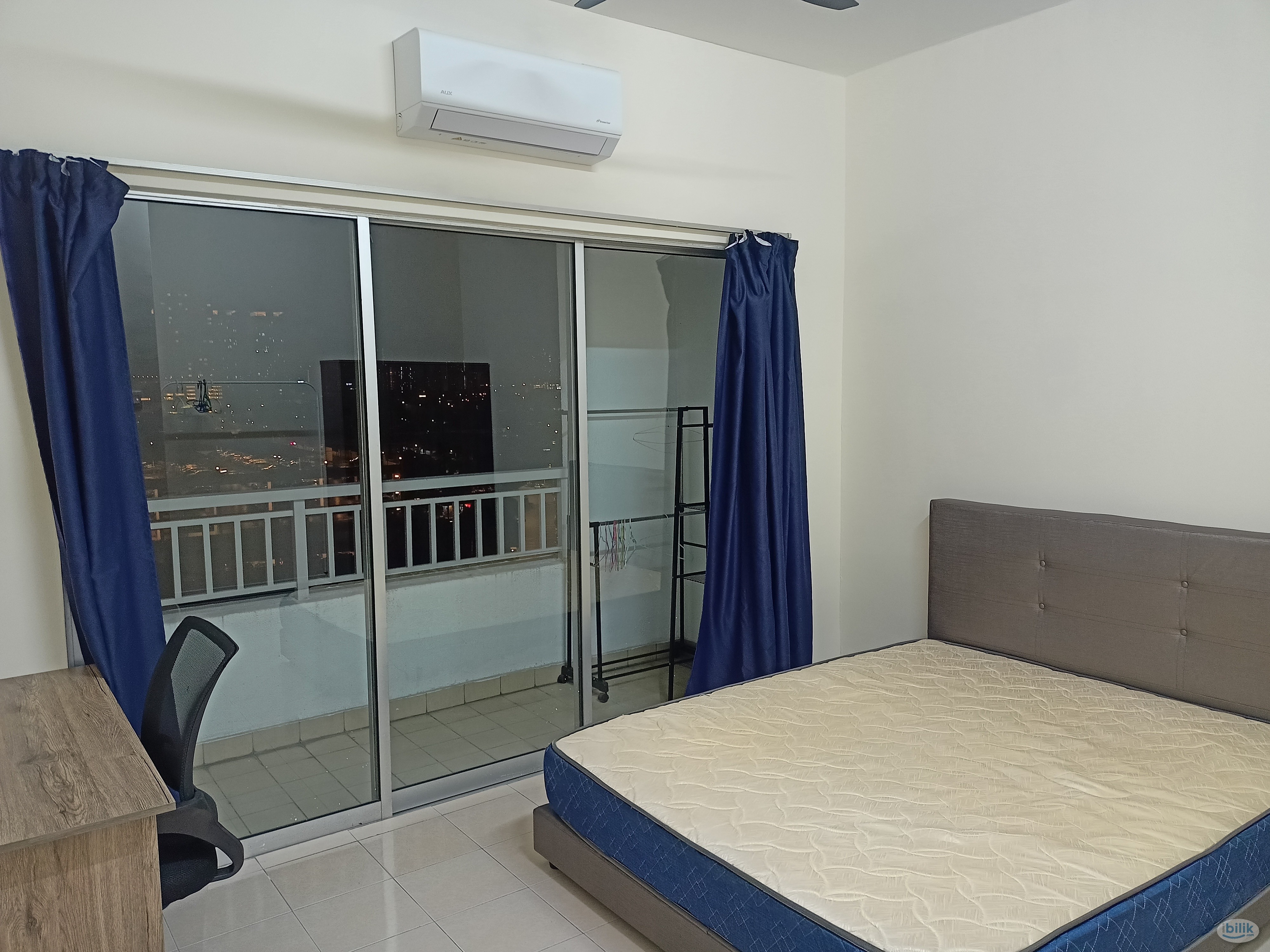 Small Room at SuriaMas, Bandar Sunway - Image 5