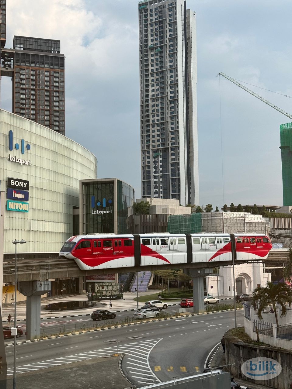 🔥HOT LIMITED Unit🔥Prime Location Master Room with Private Bathroom Opposite of Berjaya Times Square & Lalaport 🛏️ 2 mins - Image 3