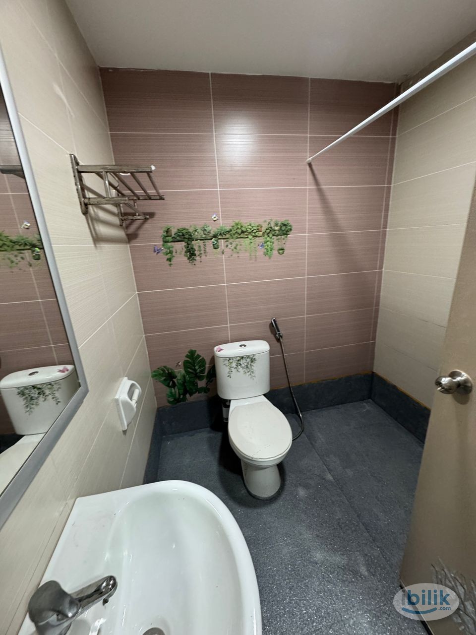 🔥HOT LIMITED Unit🔥Prime Location Master Room with Private Bathroom Opposite of Berjaya Times Square & Lalaport 🛏️ 2 mins - Image 5