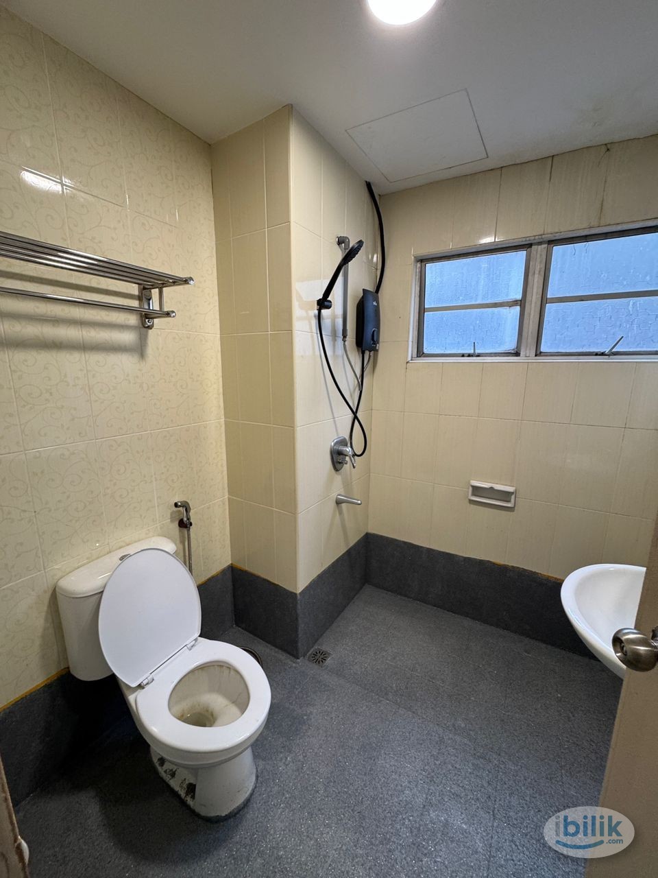 5 mins walk to Berjaya Times Square🔥Co Living Hotel Room at Bukit Bintang, KL City Centre🚆2 mins walk to Monorail Imbi,  - Image 3
