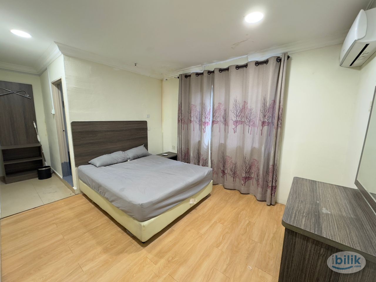 5 mins walk to Berjaya Times Square🔥Co Living Hotel Room at Bukit Bintang, KL City Centre🚆2 mins walk to Monorail Imbi,  - Image 1