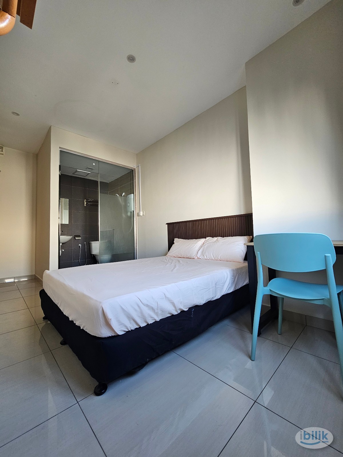 Super Cheap room in Jalan Temenggung. 0 deposit Immidiately Move in❗💥 5 min to AEON Mahkota🚗 - Image 1