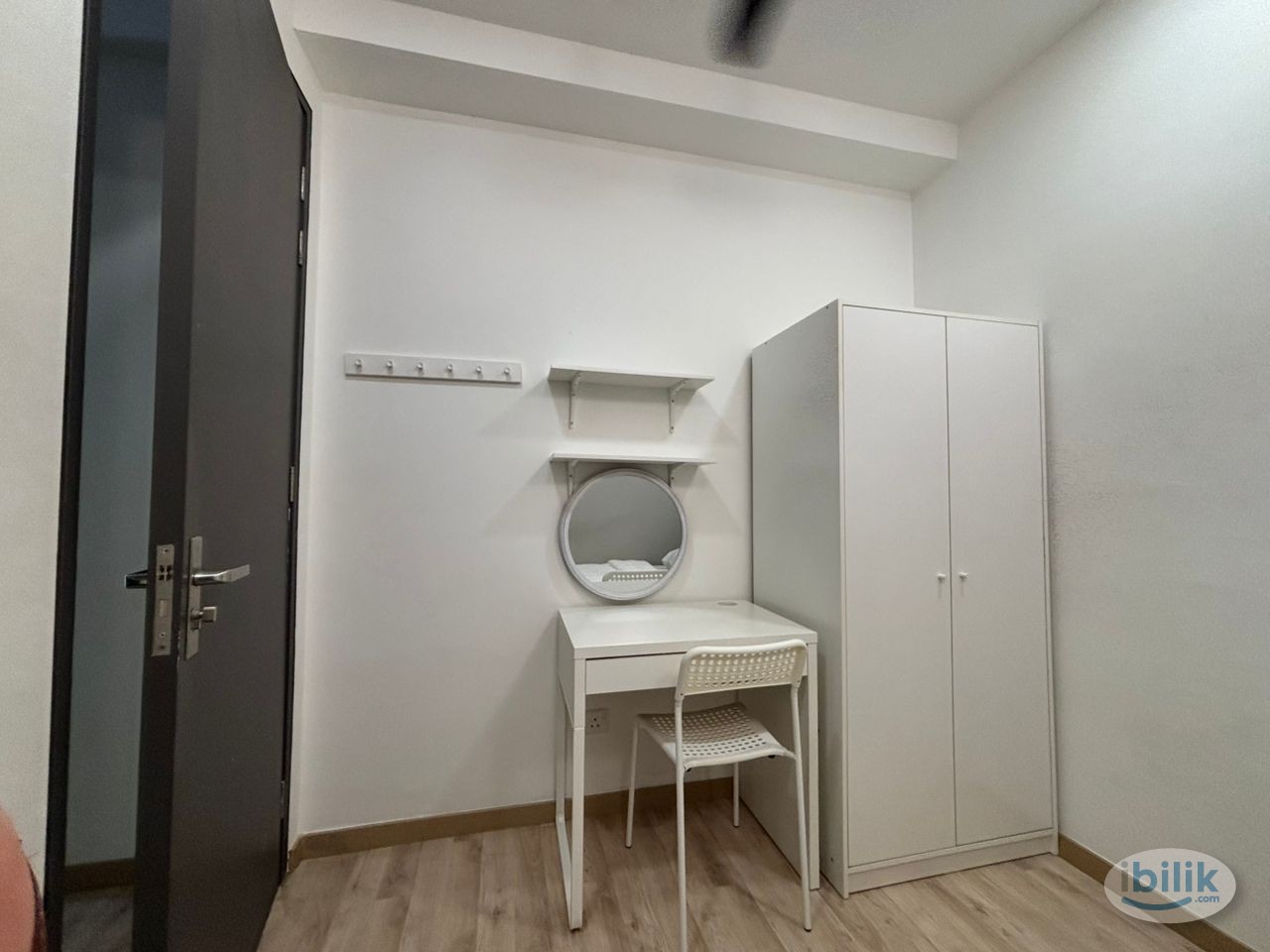 Female unit🔥Single room | 3min walks to Emhub ,Near Busstop direct to Segi/ MRT KD, Doorstep to Jaya Grocer/Ninso - Image 3