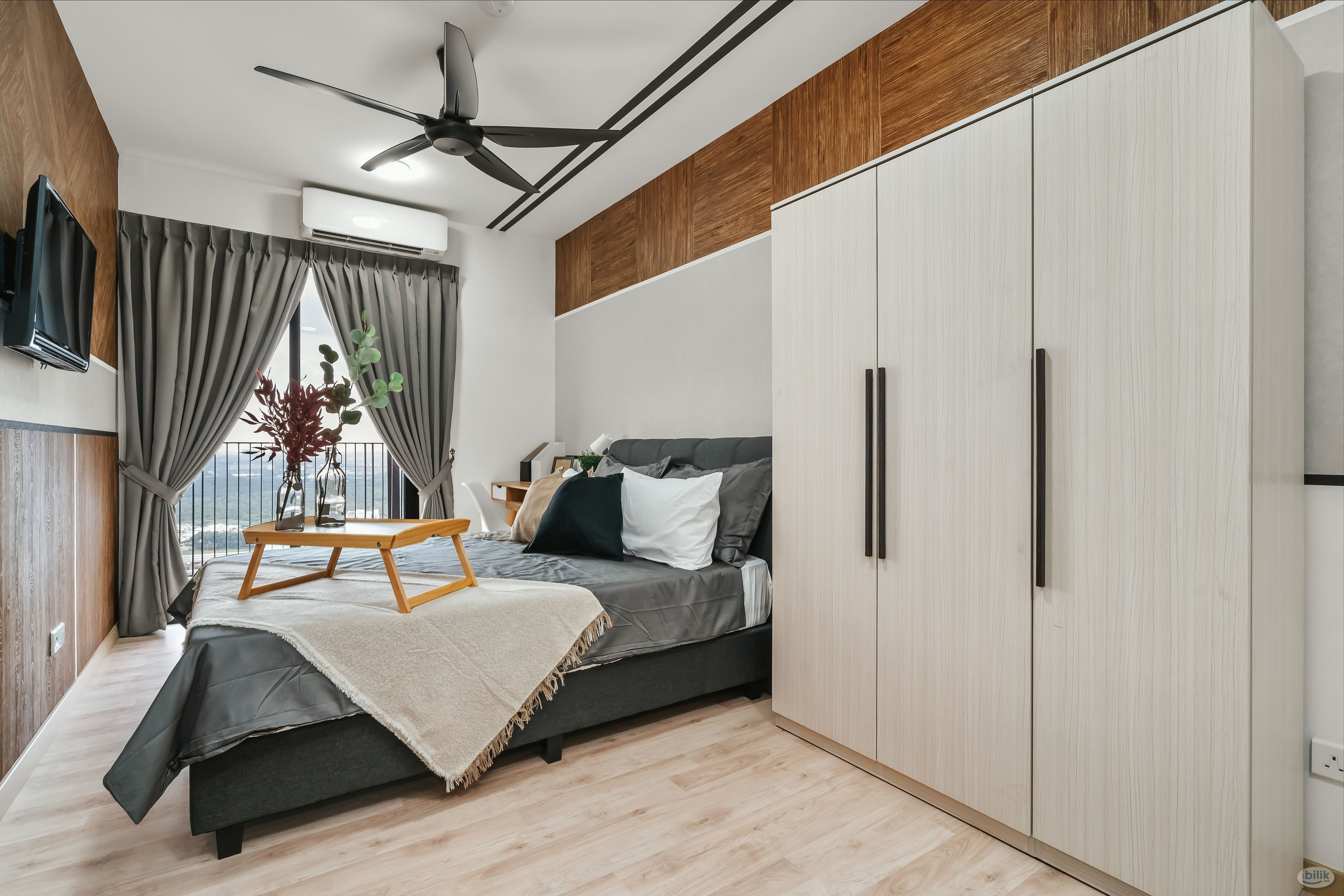 Premium Male Master Room at Emporis, Kota Damansara - Image 1