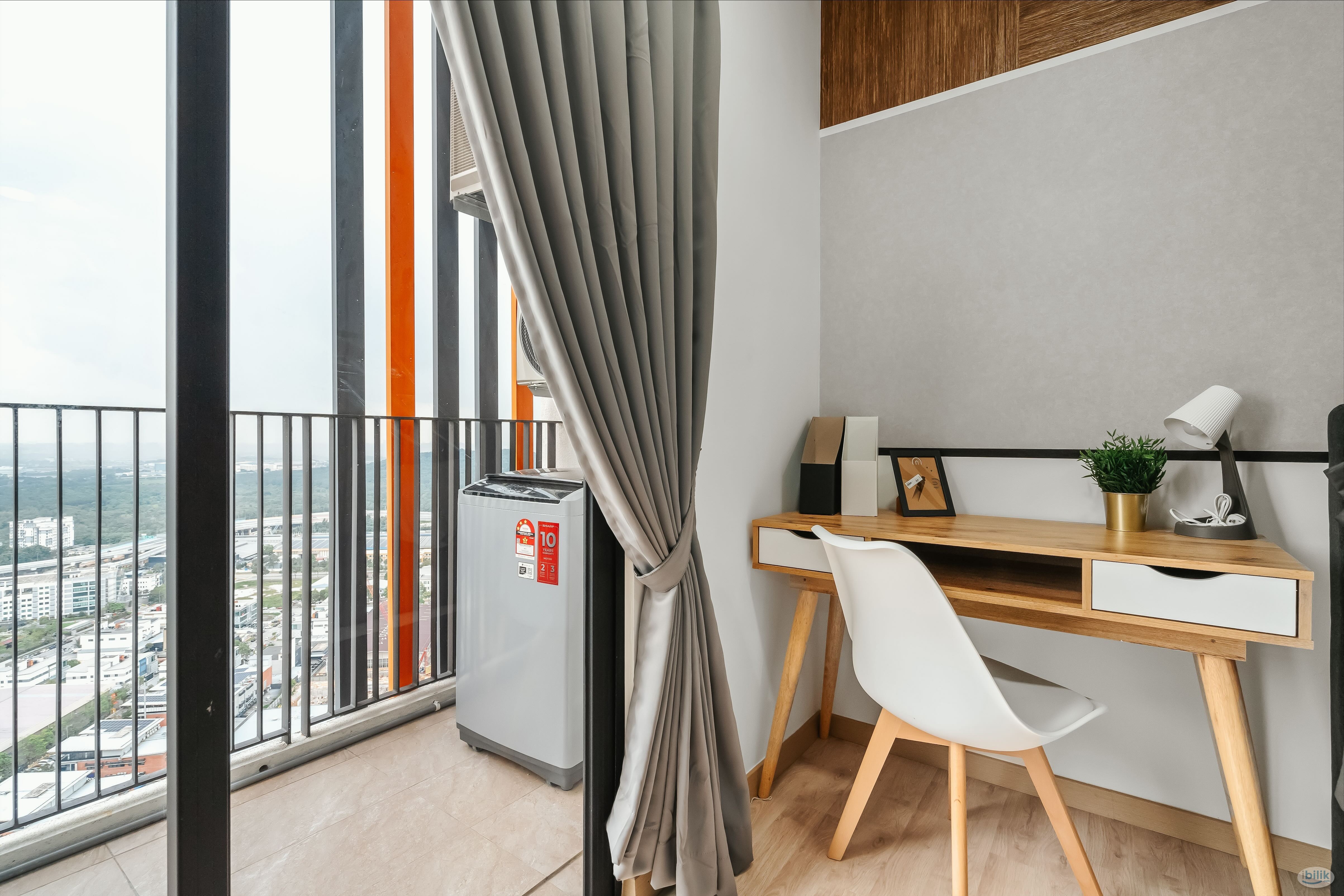 Premium Male Master Room at Emporis, Kota Damansara - Image 3