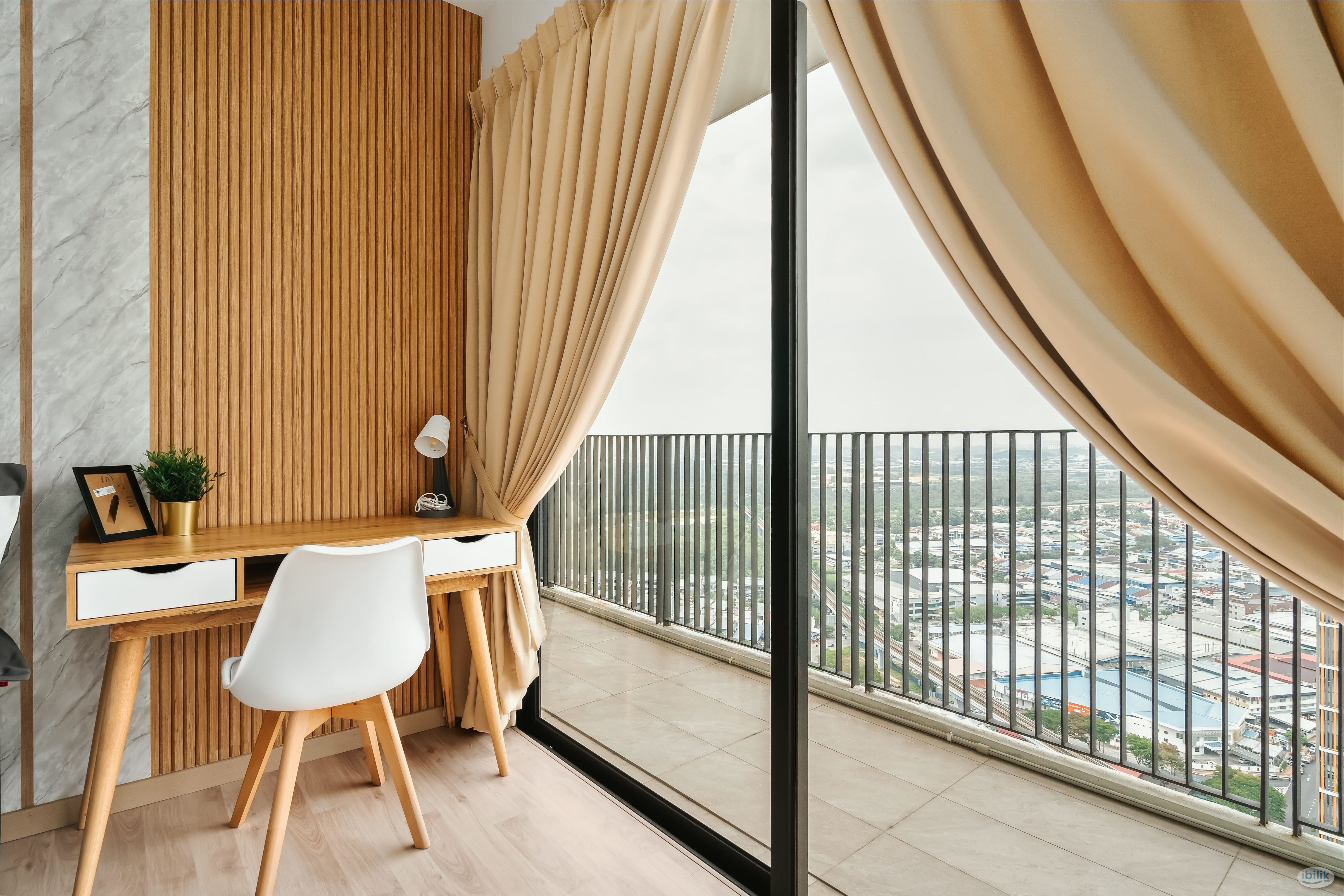 Female Cozy Middle Room at Emporis, Kota Damansara - Image 3