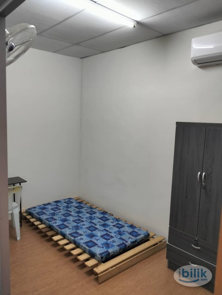 Single Room at Pulau Sebang / Tampin - Image 4