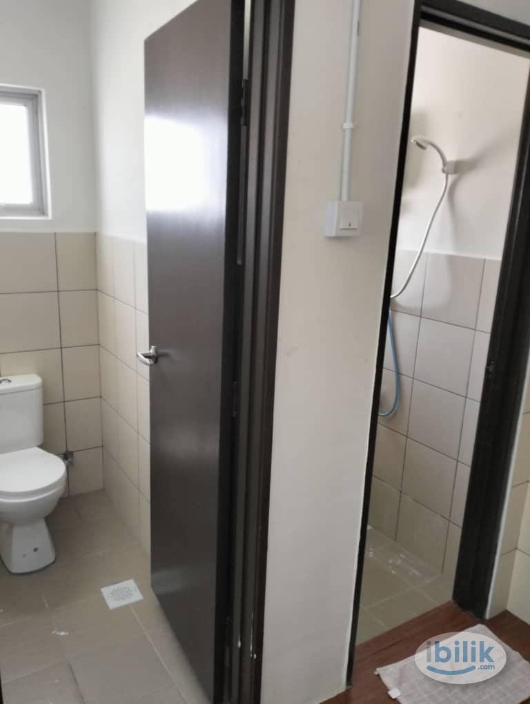 Single Room at Pulau Sebang / Tampin - Image 5