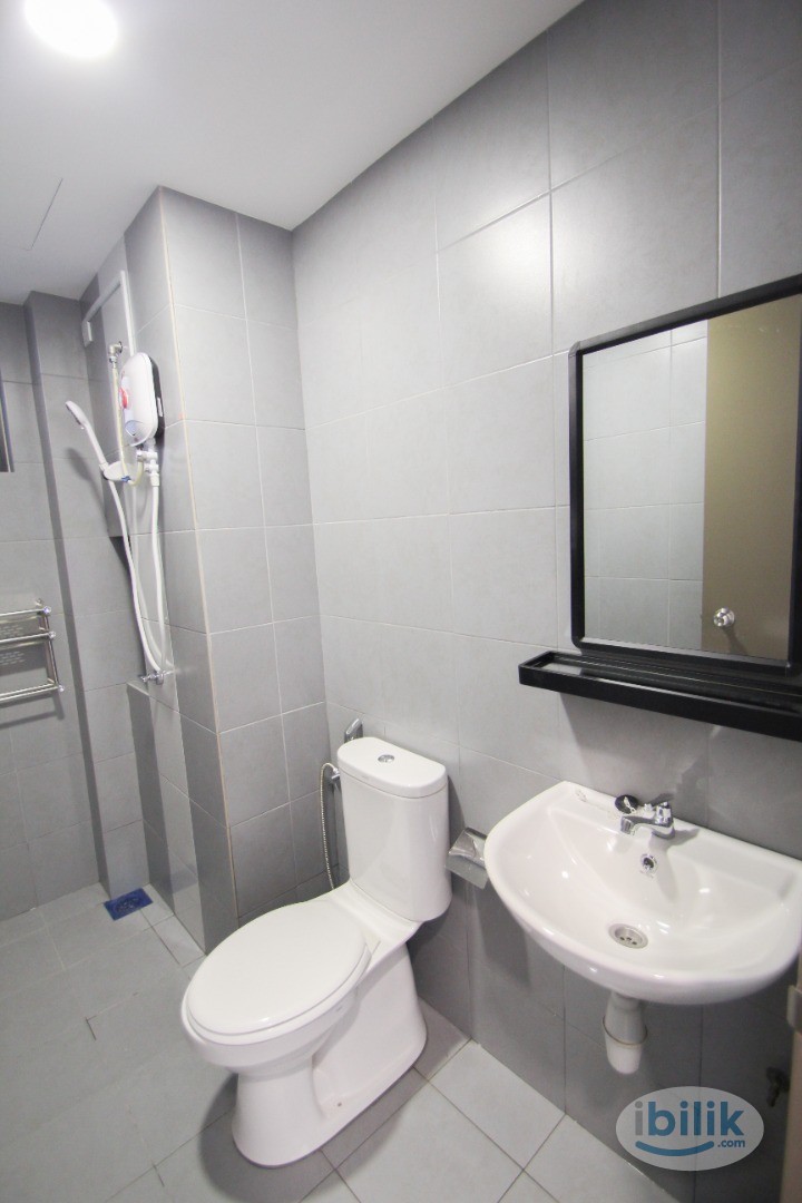 Master Room @ Astetica Residences, Seri Kembangan, MIECC, Serdang KTM, HeritageSouth City Plaza, Serdang Raya MRT - Image 2