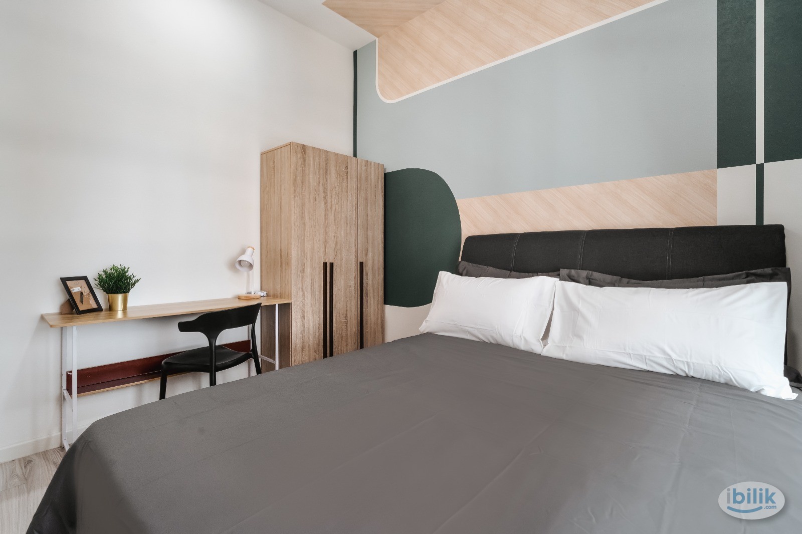 Middle Room at Meta Residences Putra Permai, Seri Kembangan - Image 2