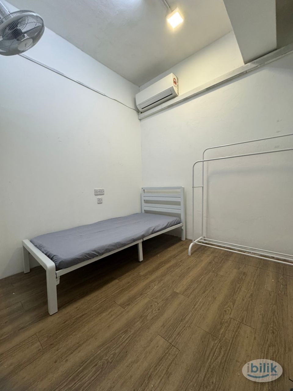10 mins to Vision College 🚶Low Depo Room for Rent at SS4 - Image 1