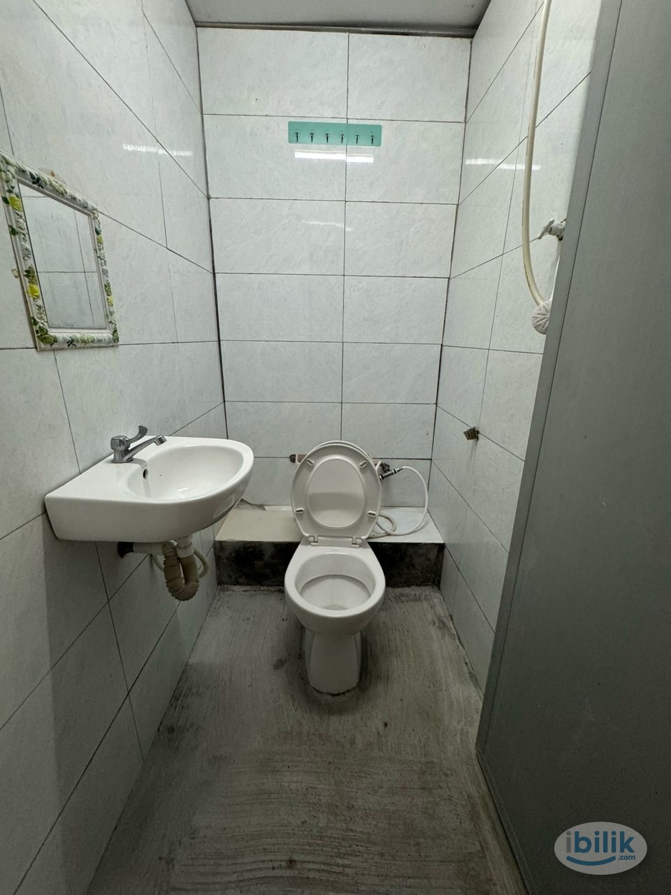 Near to LRT Kelana Jaya & Vision College 🚶 Room for Rent at SS4 - Image 3