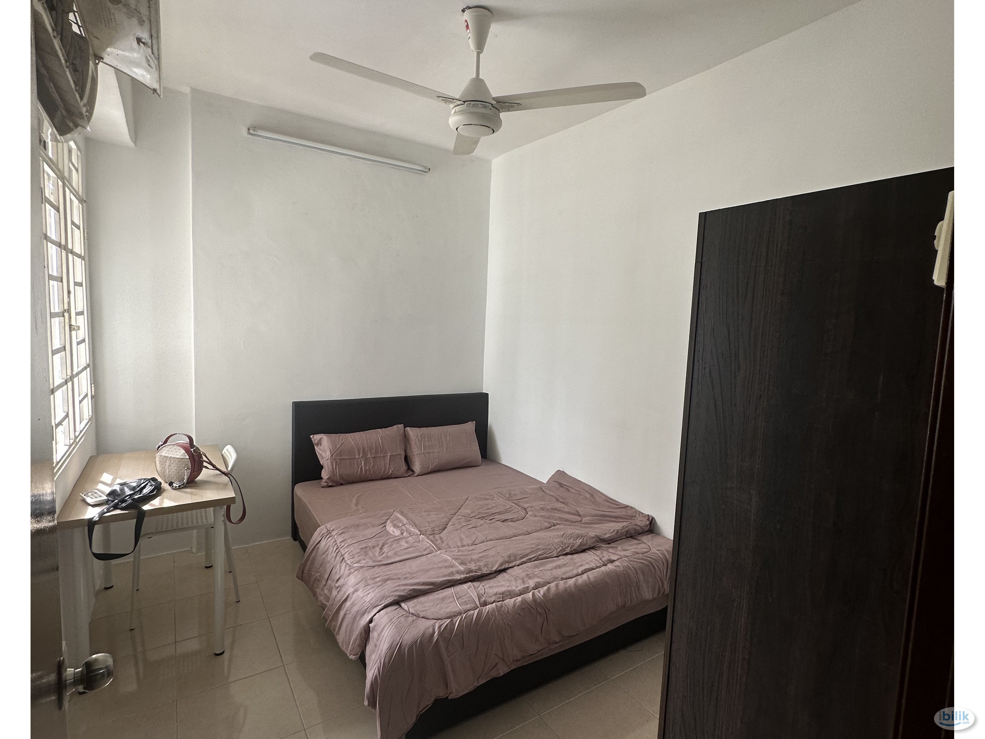 Middle Room at D'Piazza Condominium, Bayan Baru - Image 1