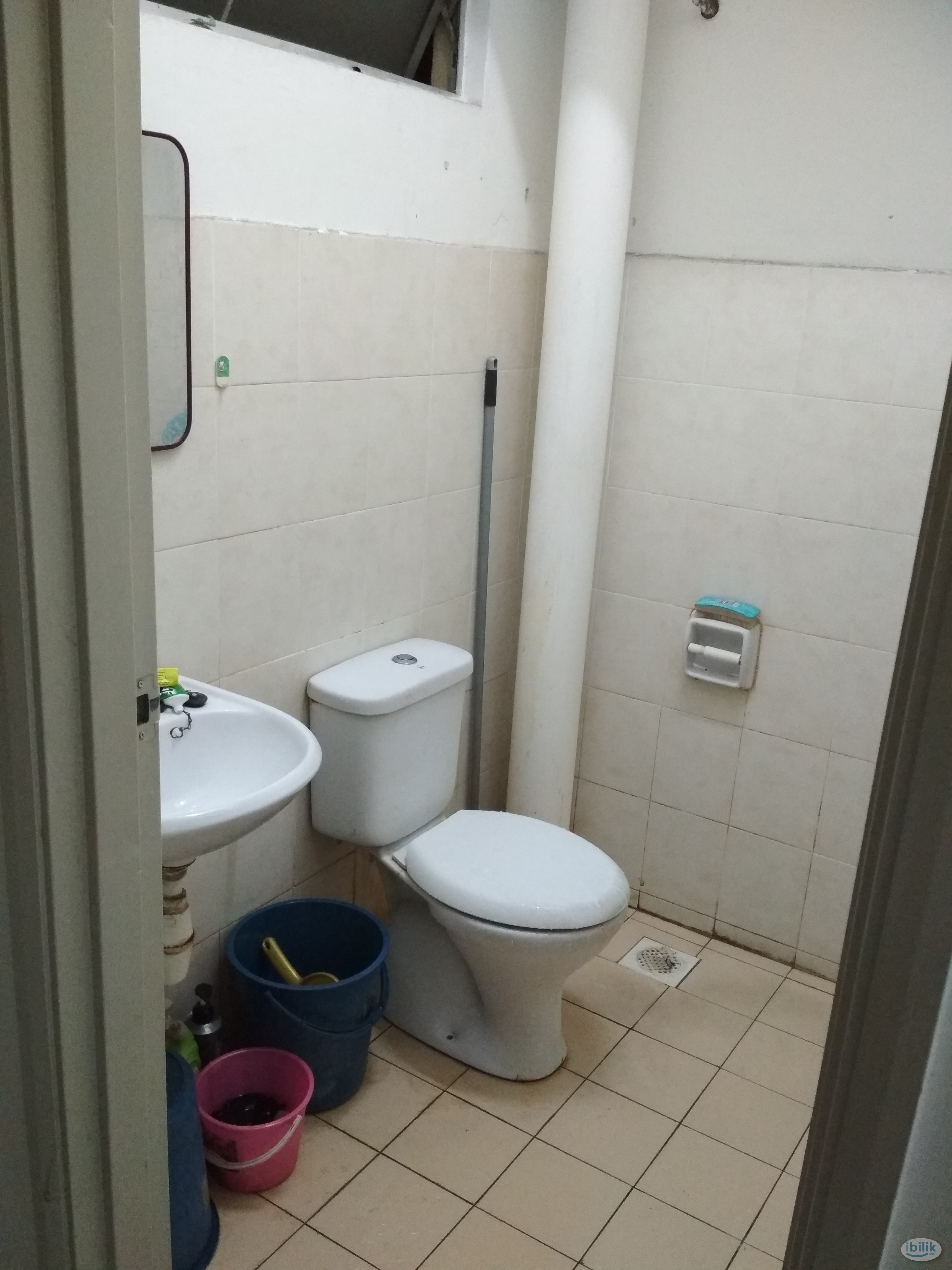 Middle Room at Plaza Medan Putra, Bandar Menjalara - Image 2