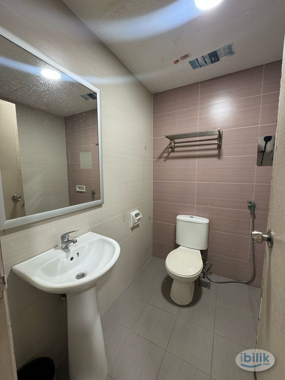 🏬🏫[Start Town Inn] Available Single Bed in Master Room at📍 Berjaya Times Square, Bukit Bintang🚞 - Image 2