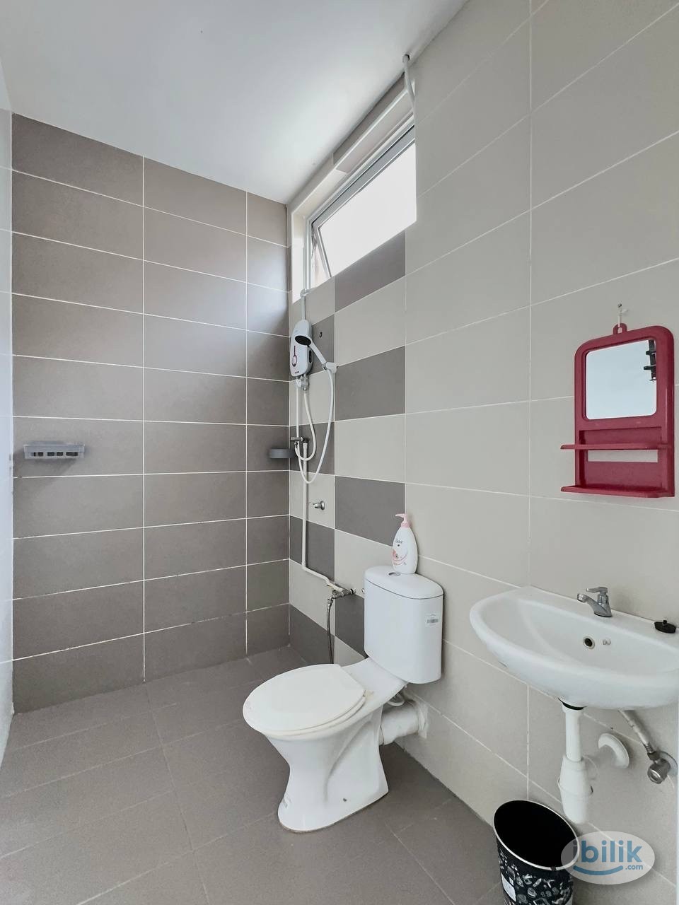 Master Room at Carnation Villa, Bukit Minyak - Image 4