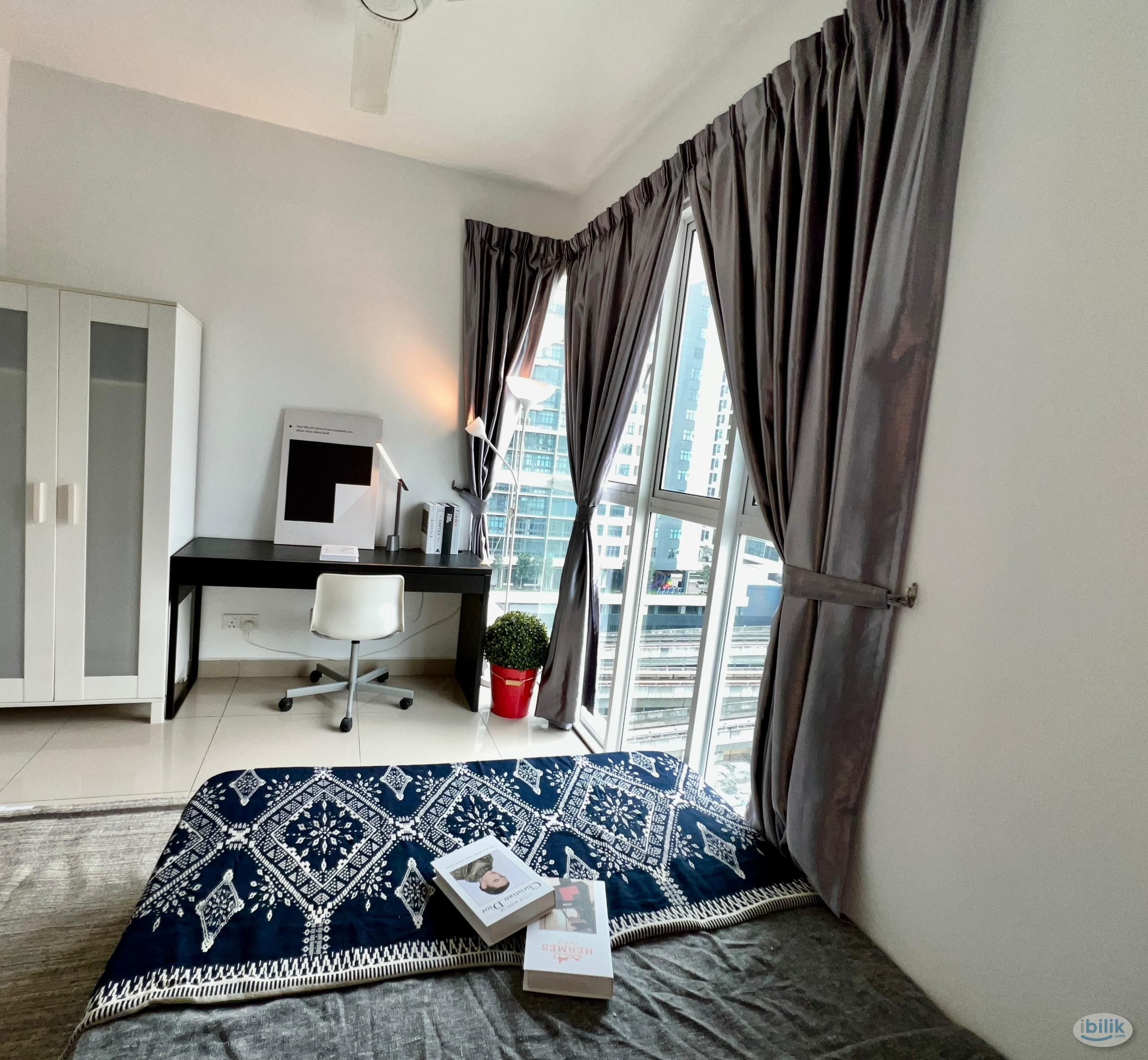 😍 5 mins walk to LRT 😍 Direct access to shopping mall 😍Free Wifi 😍Fully furnished Master Room at Pacific Place Ara Daman - Image 2