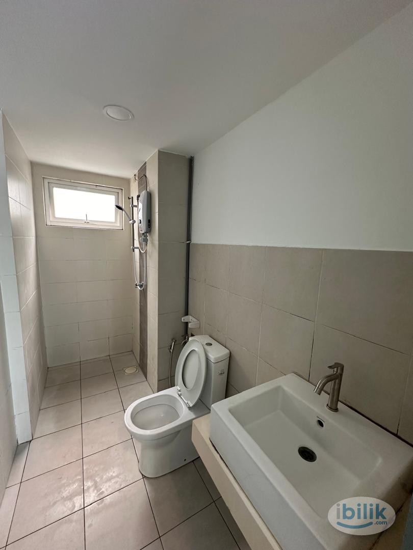 Medium room near MRT Kepong baru for rent - Image 1