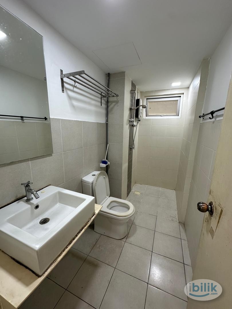 Medium room for rent near MRT Kepong Baru - Image 4