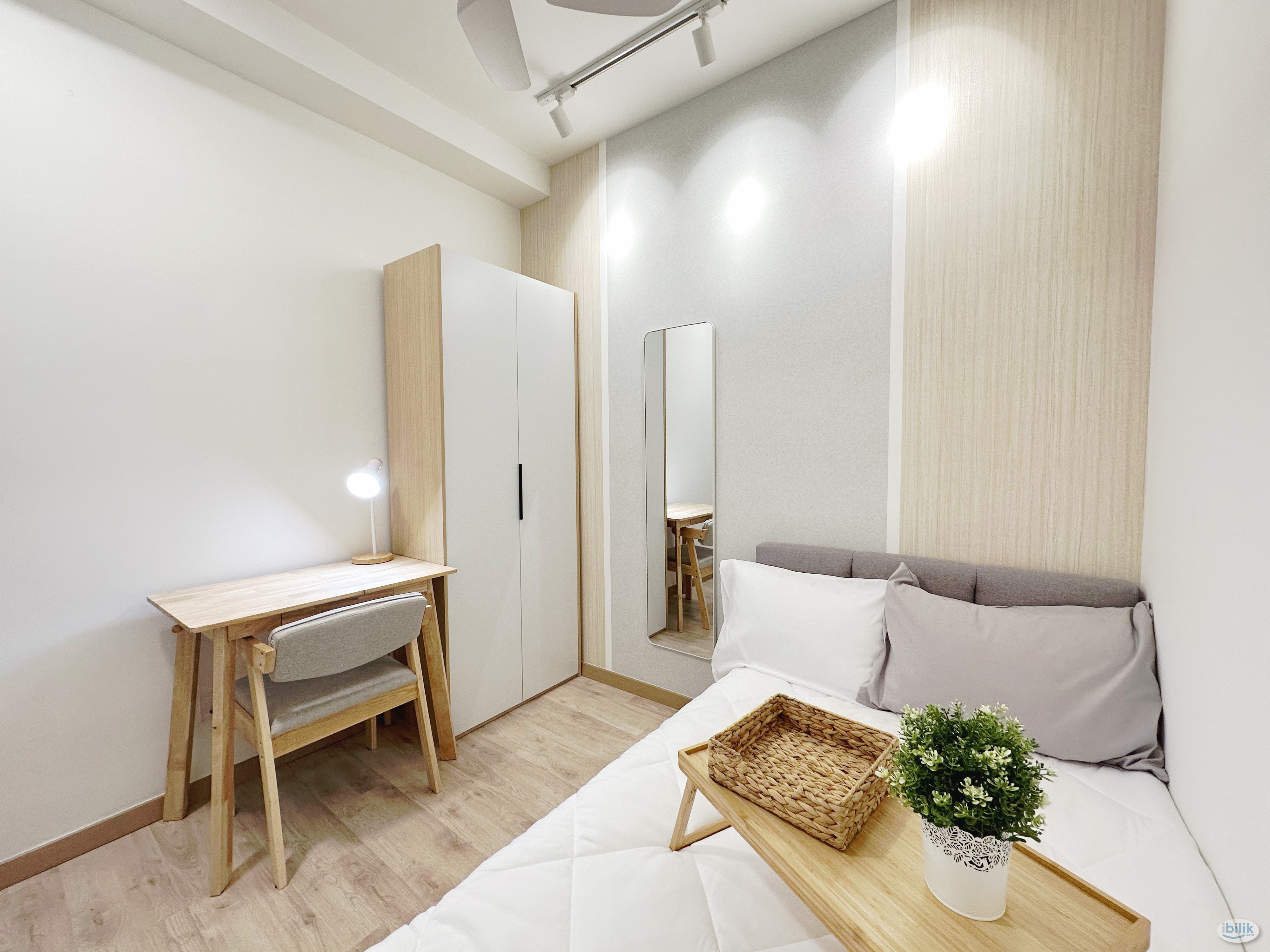 Owner Renting Designer Room With Affordable Price at Emporis (Men only) - Image 1