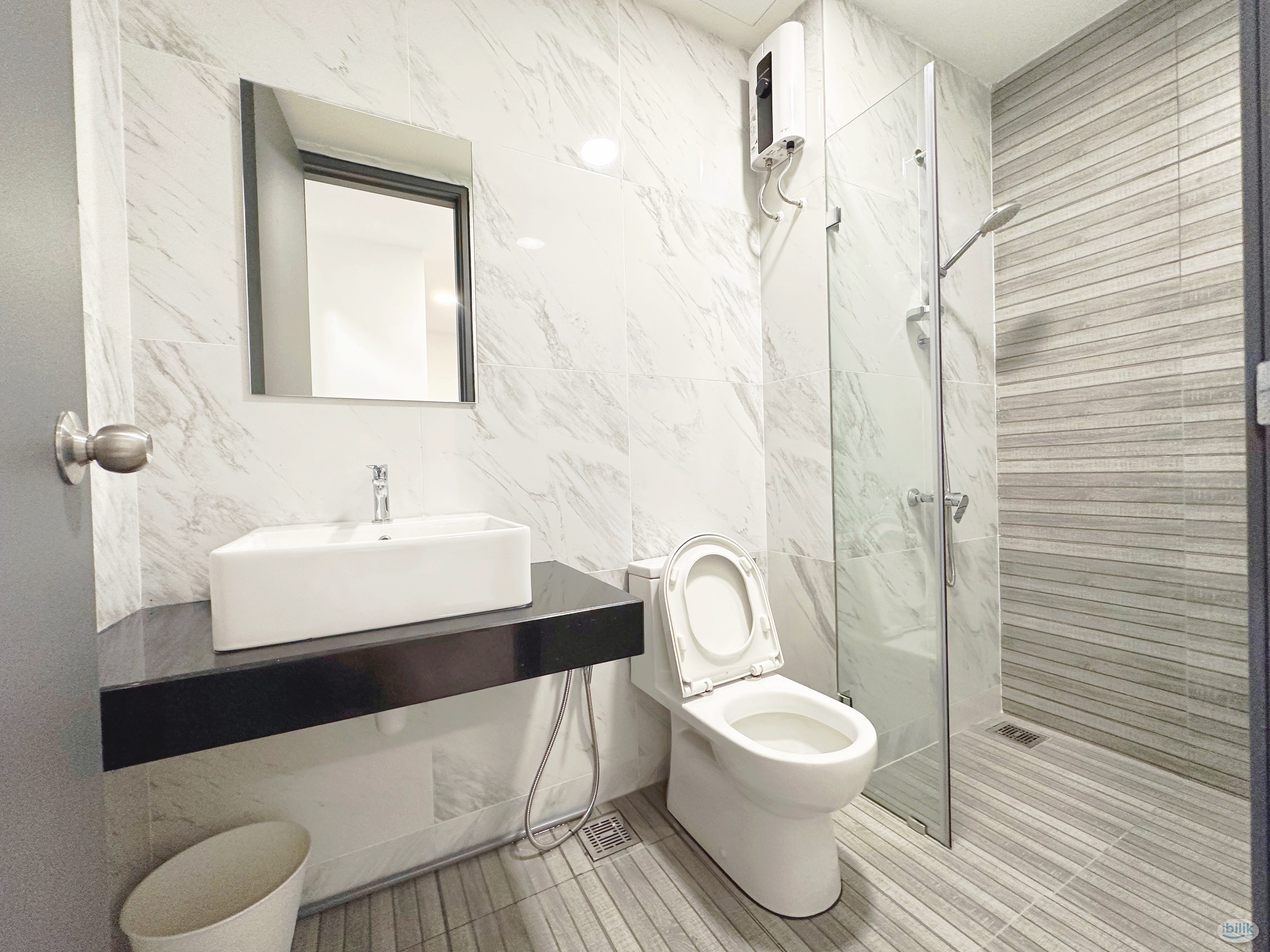 Owner Renting Designer Room With Affordable Price at Emporis (Men only) - Image 3