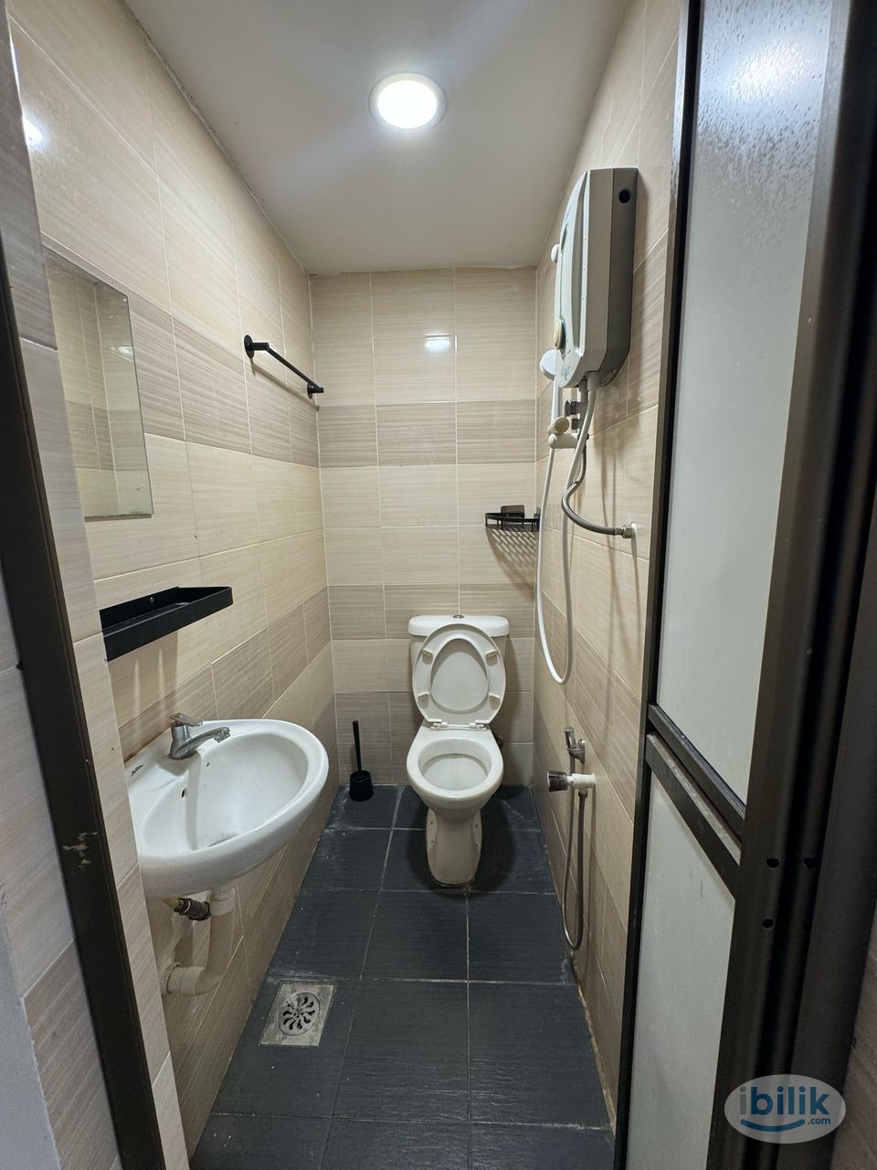 Ramadan Offer 🌙 Few Stations to TRX Room for Rent @ Seri Kembangan, Serdang - Image 4