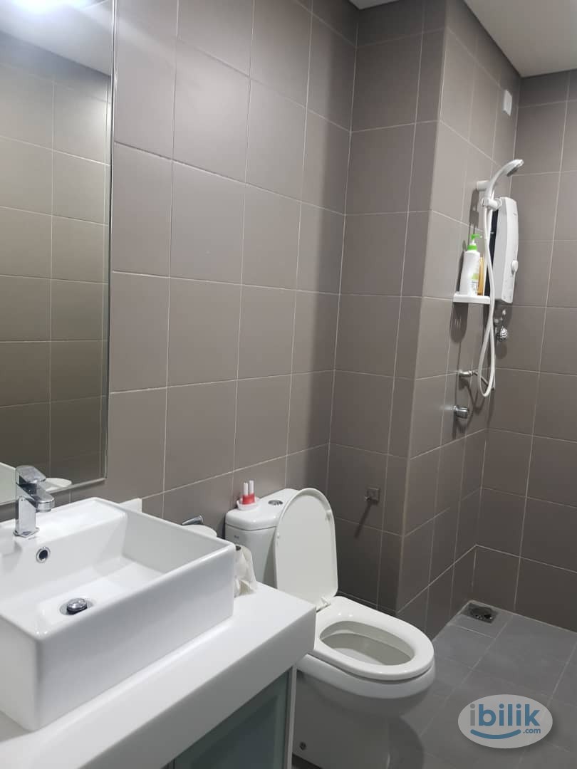 {male Unit} Middle Room at Bukit Bintang, KL City Centre - Image 4