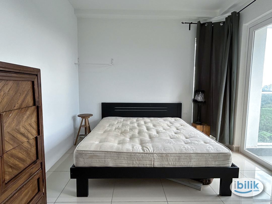Master Room with Balcony at Vision Residence (V'Residence) Cyberjaya, Selangor - Image 1